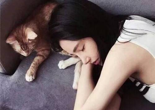 一个人的伤感 欧美范女生图片