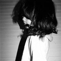 最新好看的美女黑白头像图片