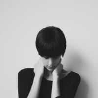 最新好看的美女黑白头像图片