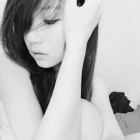 最新好看的美女黑白头像图片