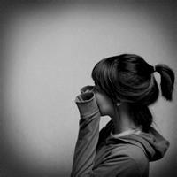 寂寞伤感的qq女生黑白头像