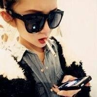 简约个性吸烟女生图片头像