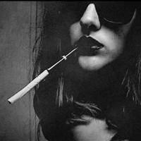 简约个性吸烟女生图片头像