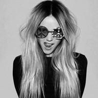 精选九月最新美女黑白头像图片