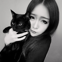 精选九月最新美女黑白头像图片