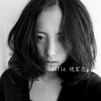 寂寞伤感的美女黑白头像图片