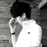 个性独特的欧美男生黑白头像