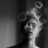 个性独特的欧美男生黑白头像