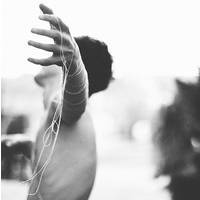 个性独特的欧美男生黑白头像