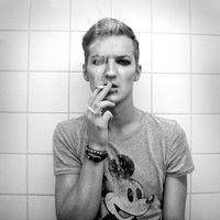 个性独特的欧美男生黑白头像