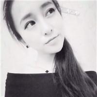 唯美系长发女生黑白头像图片