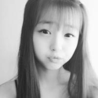 唯美系长发女生黑白头像图片