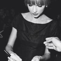 最新霸气女生黑白头像图片