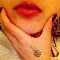 好看性感的qq美女纹身头像图片