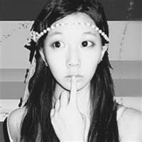 黑白系女生背影头像伤感图片