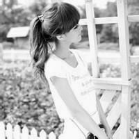 黑白系女生背影头像伤感图片