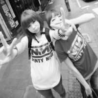 2016最新版qq姐妹黑白头像图片