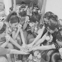 2016最新版qq姐妹黑白头像图片