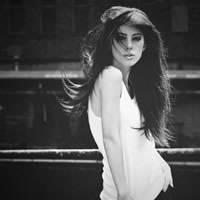 忧伤的女生黑白头像不带字图片