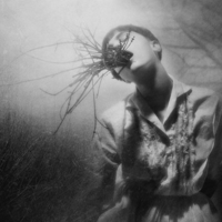 忧伤的女生黑白头像不带字图片