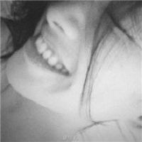 忧伤的女生黑白头像不带字图片