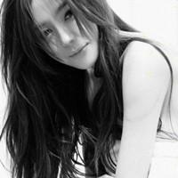 忧伤的女生黑白头像不带字图片