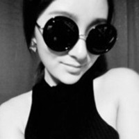 精选网络热门的qq女生黑白头像