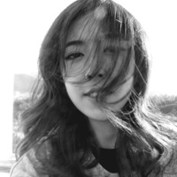 精选网络热门的qq女生黑白头像