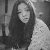 精选网络热门的qq女生黑白头像