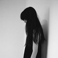非主流黑白长发伤感女生头像