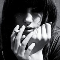 非主流黑白长发伤感女生头像