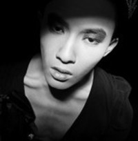 欧美黑白风格帅哥头像图片