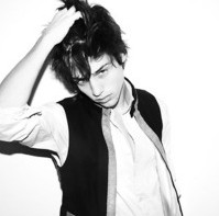 欧美黑白风格帅哥头像图片