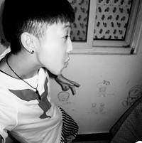 欧美黑白风格帅哥头像图片