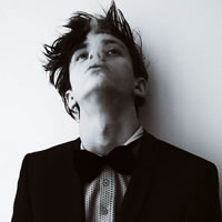 欧美黑白风格帅哥头像图片