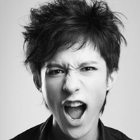 欧美黑白风格帅哥头像图片