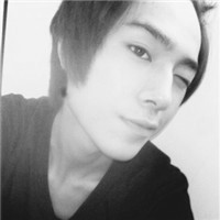 欧美黑白风格帅哥头像图片