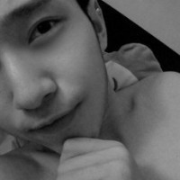 欧美黑白风格帅哥头像图片