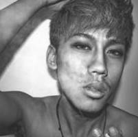 欧美黑白风格帅哥头像图片