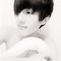 黑白风格男生唯美意境头像图片