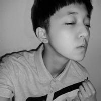 黑白风格男生唯美意境头像图片