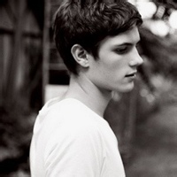 黑白风格男生唯美意境头像图片