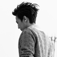 黑白风格男生唯美意境头像图片