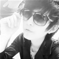 黑白风格男生唯美意境头像图片