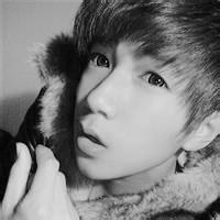 黑白风格男生唯美意境头像图片