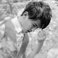 黑白风格男生唯美意境头像图片