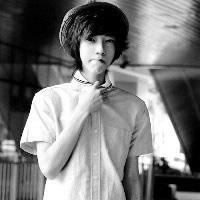 黑白风格男生唯美意境头像图片