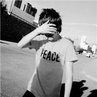 黑白风格男生唯美意境头像图片