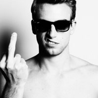 孤独如我i男生黑白带字头像