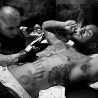 欧美男生超霸气纹身头像图片